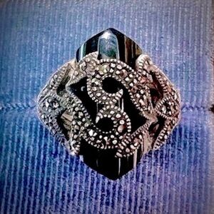 Vintage Black Onyx Filigree Swirl Setting. Caged stone Ring with Marcasite 925